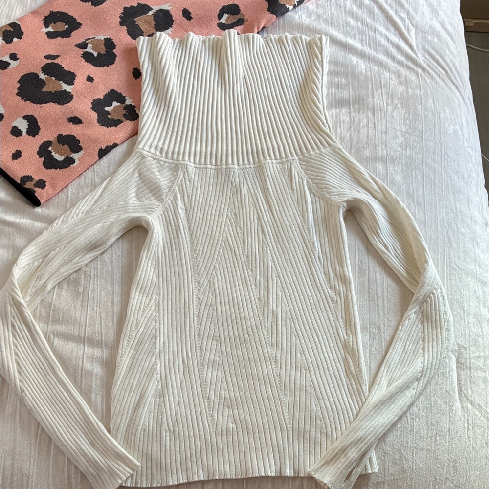 INTERMIX Cream Ribbed Turtleneck Sweater
